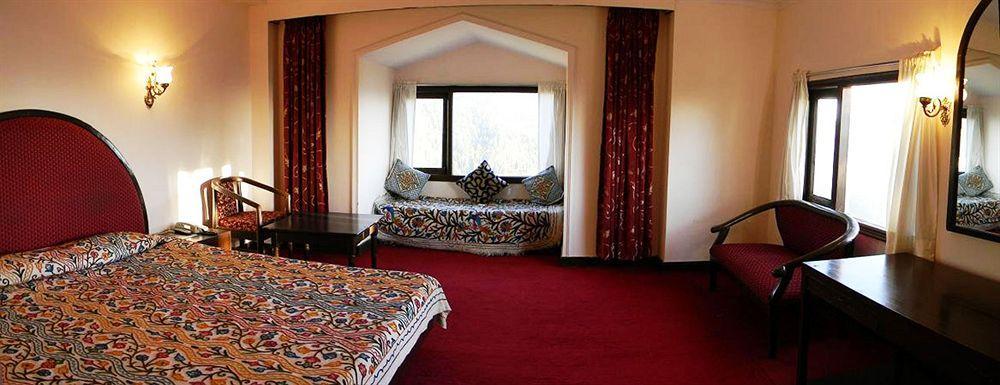 Royal Jardin Whistling Pines Resort Shimla Bagian luar foto