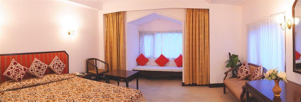 Royal Jardin Whistling Pines Resort Shimla Bagian luar foto
