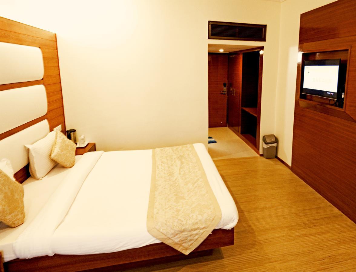 Royal Jardin Whistling Pines Resort Shimla Bagian luar foto