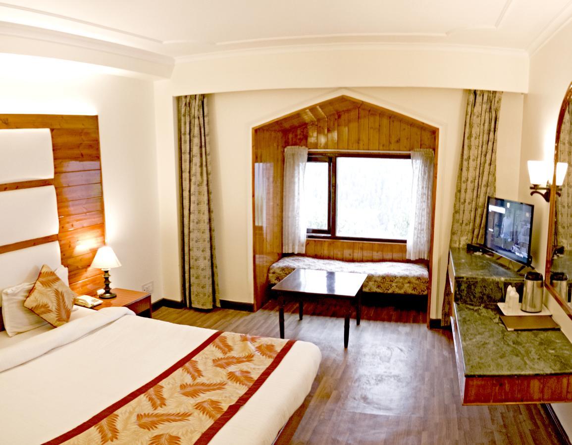Royal Jardin Whistling Pines Resort Shimla Bagian luar foto
