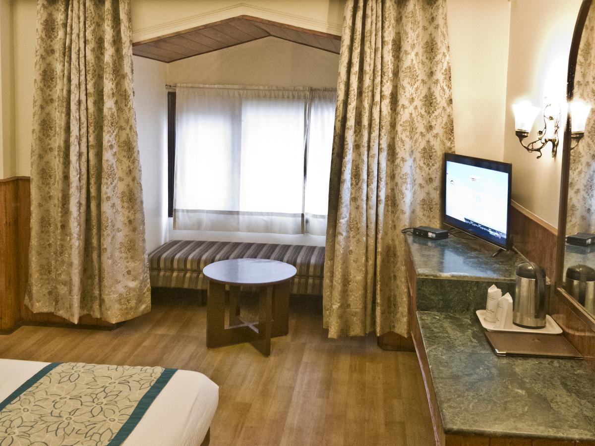 Royal Jardin Whistling Pines Resort Shimla Bagian luar foto