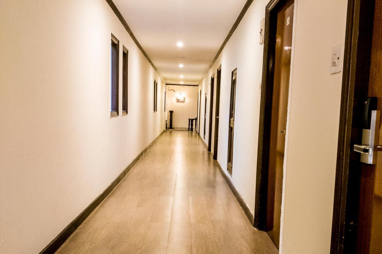 Royal Jardin Whistling Pines Resort Shimla Bagian luar foto