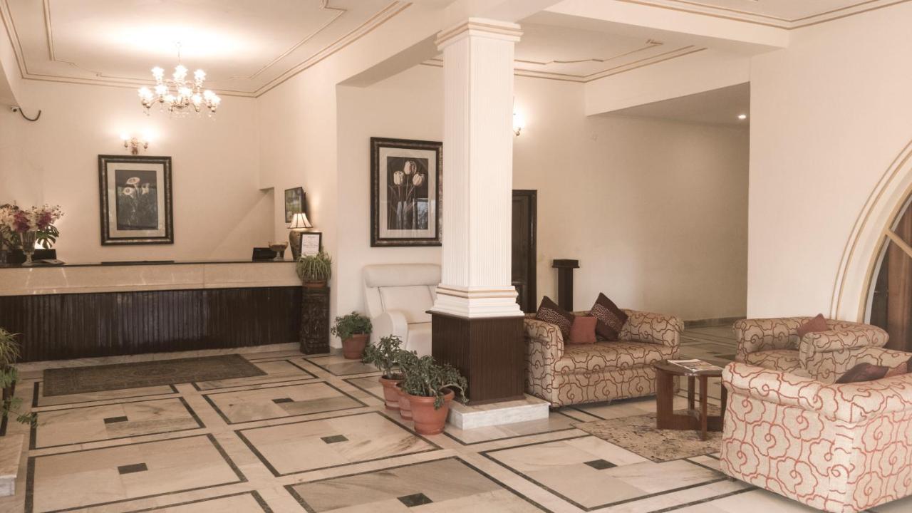 Royal Jardin Whistling Pines Resort Shimla Bagian luar foto